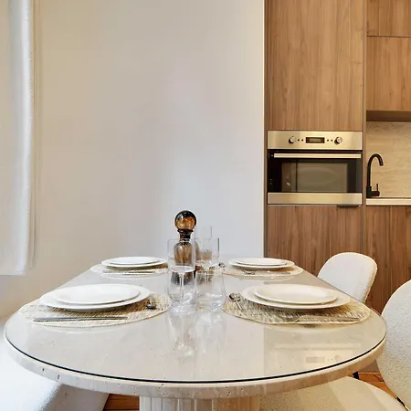 Chic - 1br-4p - Republique Apartman *