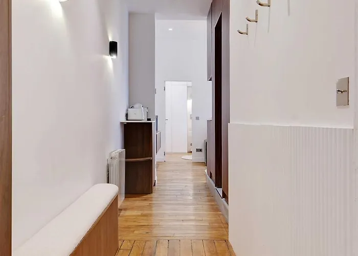 Chic - 1br-4p - Republique Apartman