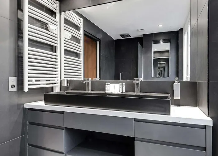 Chic - 1br-4p - Republique Apartman *